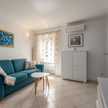 Degrassi Square Apartments (Adults Only) Vrsar Buitenkant foto
