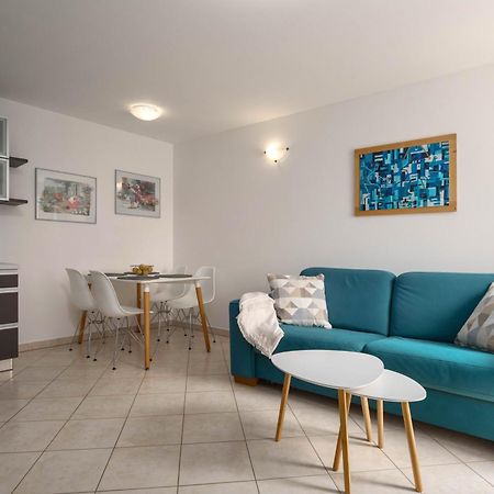 Degrassi Square Apartments (Adults Only) Vrsar Buitenkant foto
