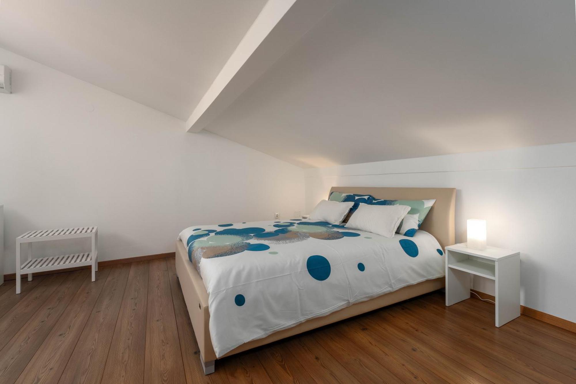 Degrassi Square Apartments (Adults Only) Vrsar Buitenkant foto